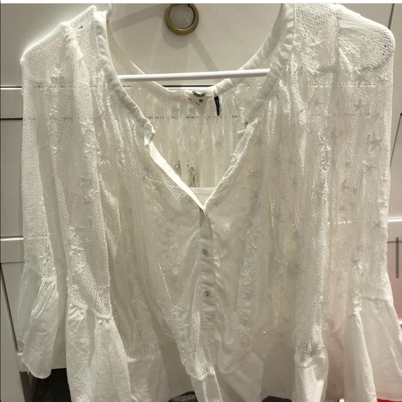 AKEMI + KIN | Anthropologie Star Lace top - Picture 3 of 3